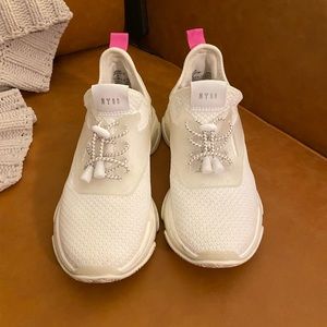Steve Madden NY90